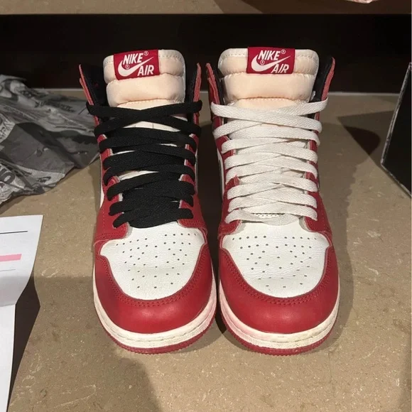 Jordan Red Retro - Picture 1 of 4